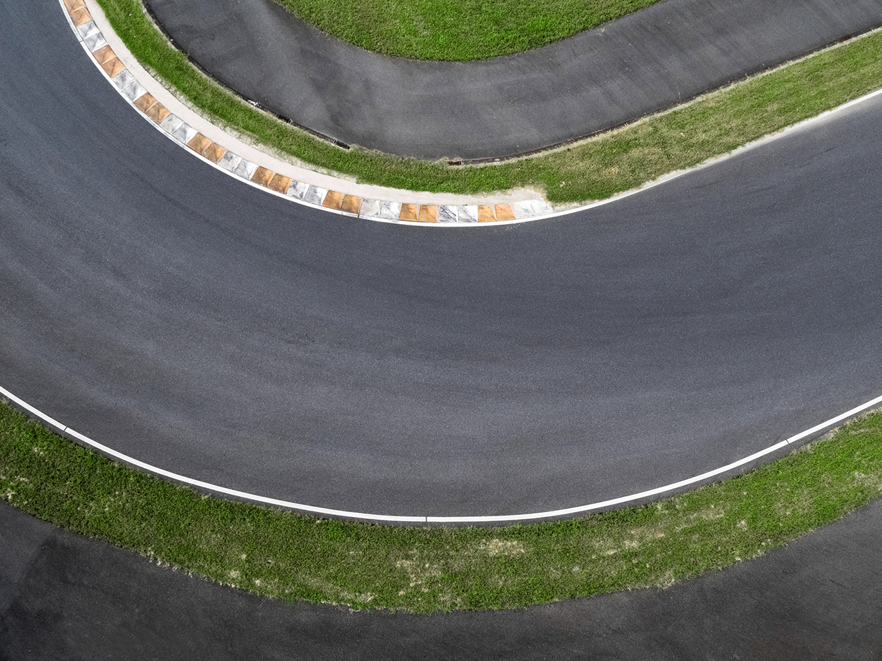 Driving Electric curva