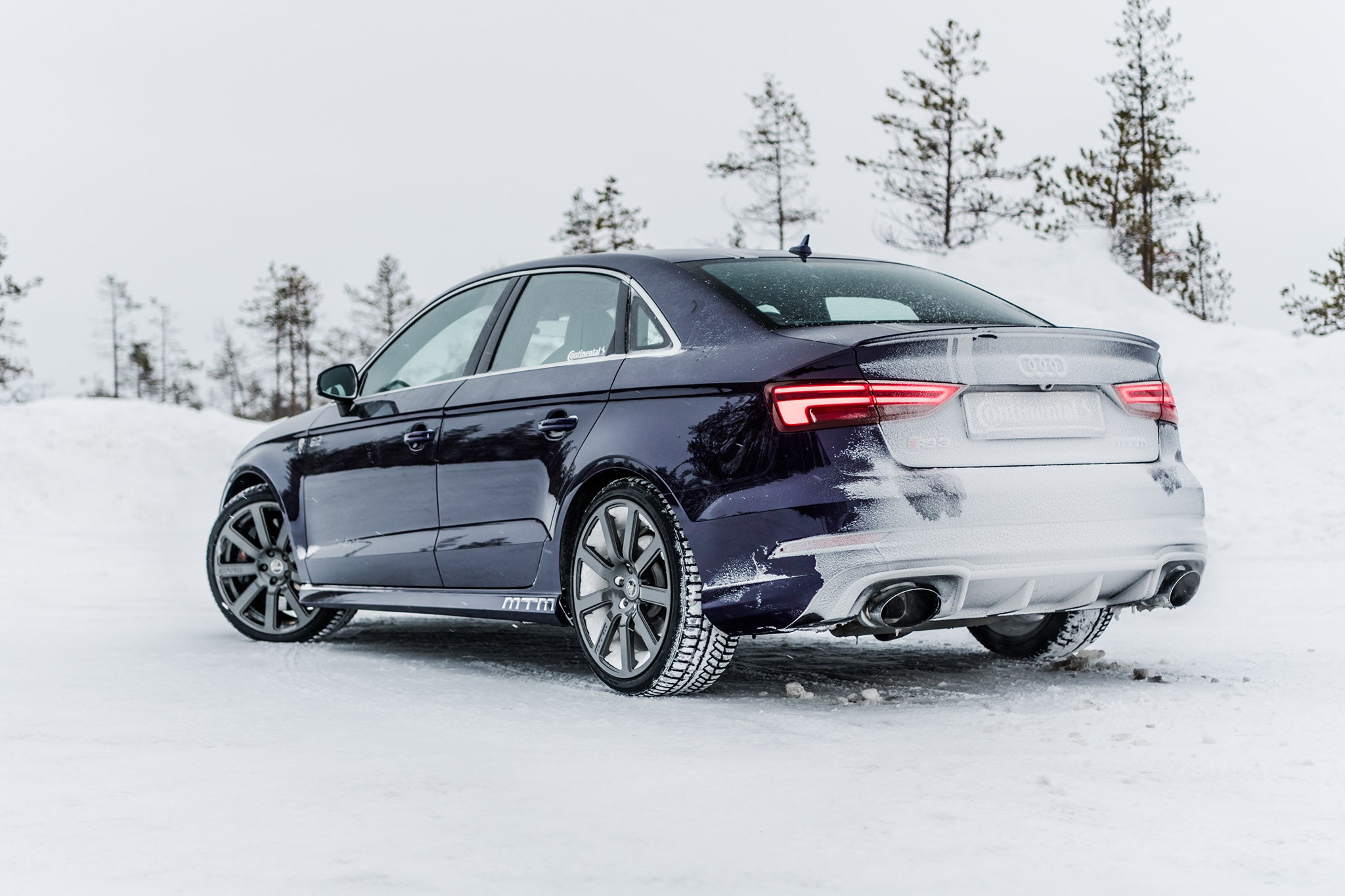 Un toque de color en la nieve: el mtm RS3.