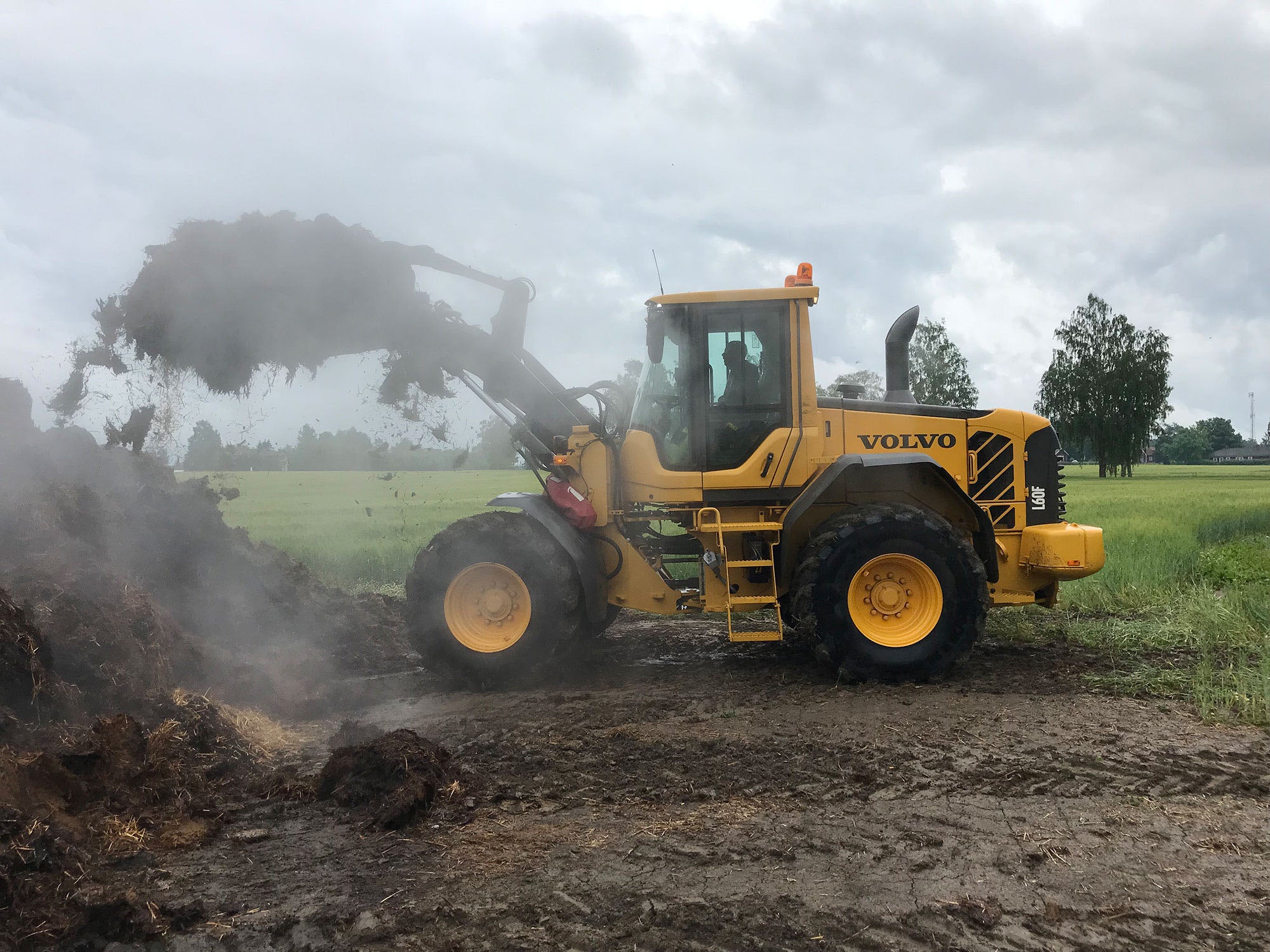 Magnus Claesson - Volvo Loader on Continental VF CombineMaster 620/70R26