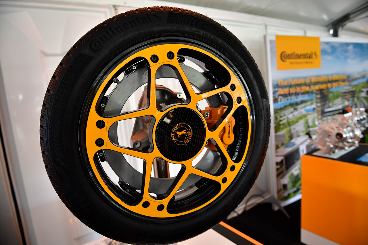 HANOVER, GERMANY - JUNE 20: The New Wheel Concept is presented during a media event by Continental to showcase new automotive technologies on June 20, 2017 in Hannover, Germany. The New wheel concept 
