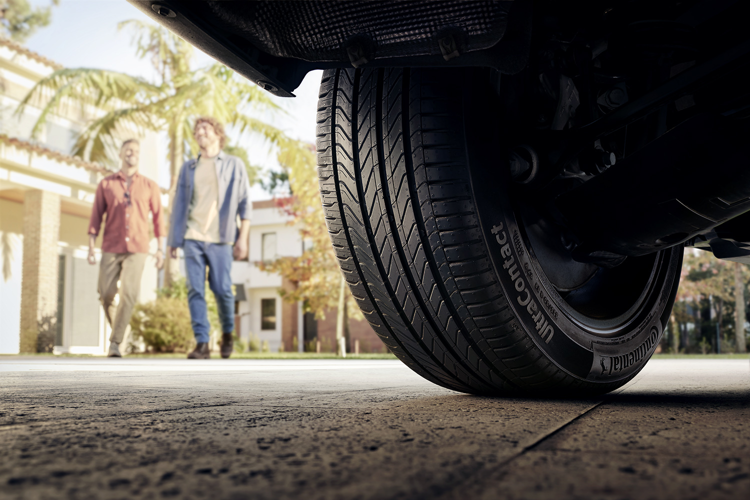 8845_Conti_Ultra_Car_Friends_Main_Scene_Tire_RGB.jpg