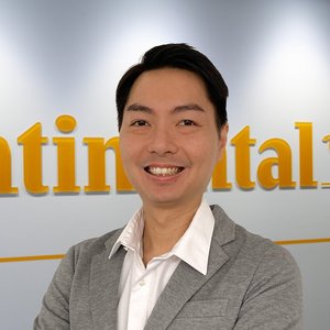 “Lograr un equilibrio entre la necesidad de aumentar la productividad y garantizar operaciones seguras y sostenibles plantea un desafío importante para los operadores de terminales. Los neumáticos son los campeones ocultos en este caso”. Teck Seng Chew